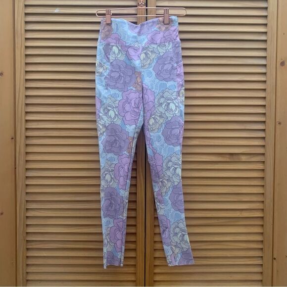 NWT Dippin’ Daisy’s Floral High Rise Leggings size small - Picture 1 of 8